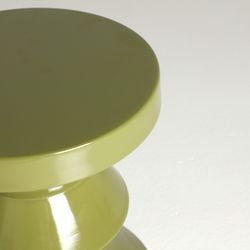 Round iron side table in green, 36 x 36 x 45 cm | Zug