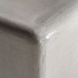 Vasto Beistelltisch aus weißem Stein, 49 x 49 x 74 cm