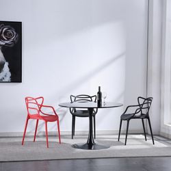 Matsalsset, 1 runt bord och 4 stolar | Gina - Trevligt