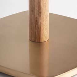 Mesa de bar de terrazo y madera en blanco y dorado, 50 x 50 x 66 cm | Alferce
