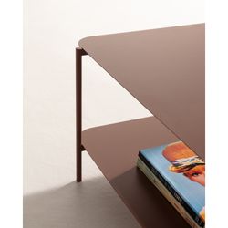 Table basse rectangulaire en métal couleur terre cuite, 90 x 58,4 x 40 cm | Beatrix