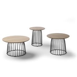 City S rundt sofabord i egetræ. Sorte metalben 40 x 40 x 45 CM