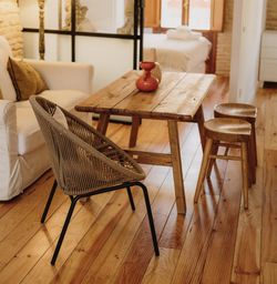 Esstisch aus Holz  in Natur, 140 x 75 x 75 cm | Finnland