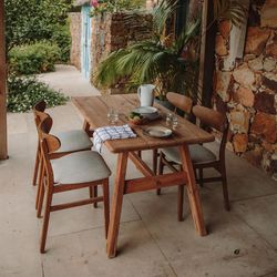 Τραπεζαρία Ξύλινο τραπέζι σε φυσικό χρώμα, 140 x 75 x 75 cm | Φινλανδία