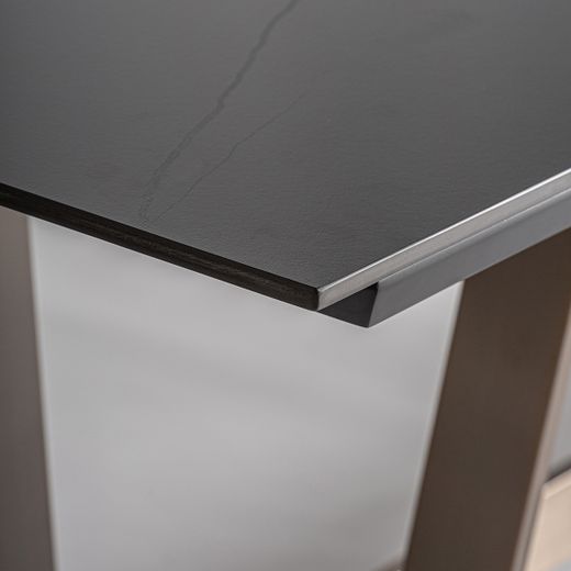 Mesa de comedor de metal y cerámica en negro, 250 x 105 x 78 cm | Tremp