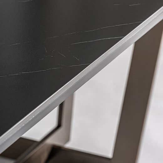 Mesa de comedor de metal y cerámica en negro, 250 x 105 x 78 cm | Tremp