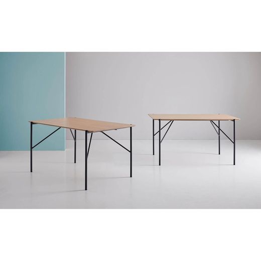 Dining table in mdf and oak veneer finish, 140 x 80 x 75cm