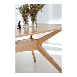 Dining table in mdf and oak veneer finish, 180 x 95 x 75cm