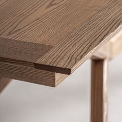 Udtrækkeligt spisebord i træ i brunt, 220 x 100 x 78 cm | Vrebos