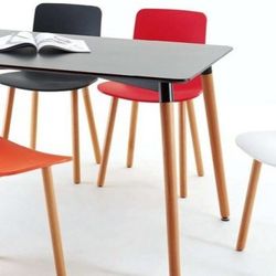 Svartlackerat matbord och ram i massivt bok, 120 x 80 x 73 cm