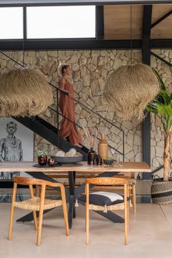 M GERARD Matbord i akacia och naturmetall, 180x90x76 cm