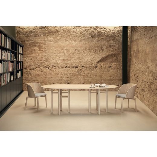 Oval dining table made of light natural wood, 200 x 100 x 75 cm | Junco