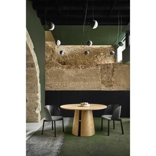 Round wooden dining table in natural color, 137 x 137 x 75 cm | Cep