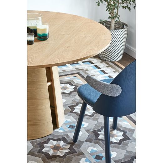 Round wooden dining table in natural color, 137 x 137 x 75 cm | Cep