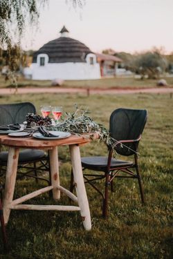 Runt matbord i teak i natur, Ø 90 x 80 cm | Millery