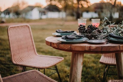 Runt matbord i teak i natur, Ø 90 x 80 cm | Millery