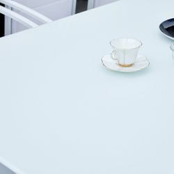 Rectangular aluminum and glass table in white, 160 x 90 x 74 cm | Adin