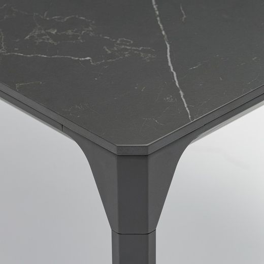 Rectangular aluminum and synthetic stone table in anthracite and medium gray, 160 x 90 x 75 cm | Boori