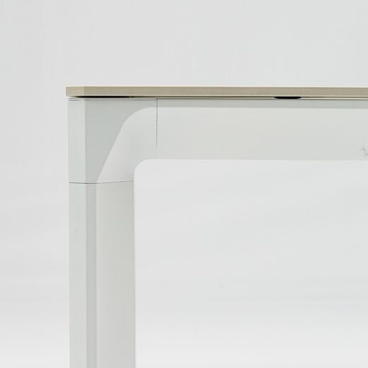 Rectangular aluminum and synthetic stone table in white and light gray, 160 x 90 x 75 cm | Boori