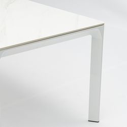 Rectangular aluminum and synthetic stone table in white and light gray, 160 x 90 x 75 cm | Boori