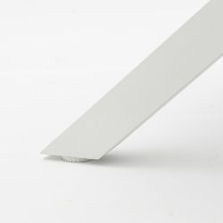 Garden dining set in white aluminum | Yowah + Albury