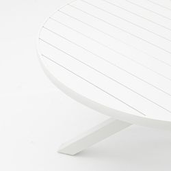 Garden dining set in white aluminum | Yowah + Albury