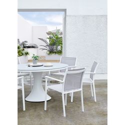 Round aluminum and glass table in white and light gray, 135 x 135 x 75 cm | Jenner