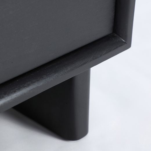 Mesita de noche de madera de mindi en negro, 50 x 45 x 60 cm | Demmin