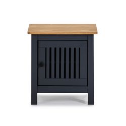 Chambre à coucher, commode et petite table | Brune