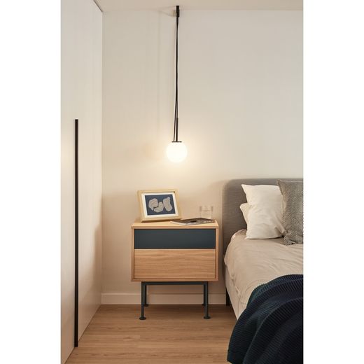 Table de chevet en bois de chêne et gris anthracite, 52 x 35 x 54 cm | Yoko