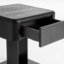 Mesita de noche de madera en negro, 46 x 46 x 51 cm | Caiza