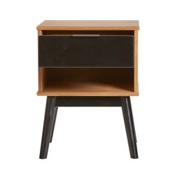 Nattbord i svart furu och trä, 40 x 40 x 52 cm
