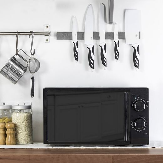 Hel sort mikrobølgeovn