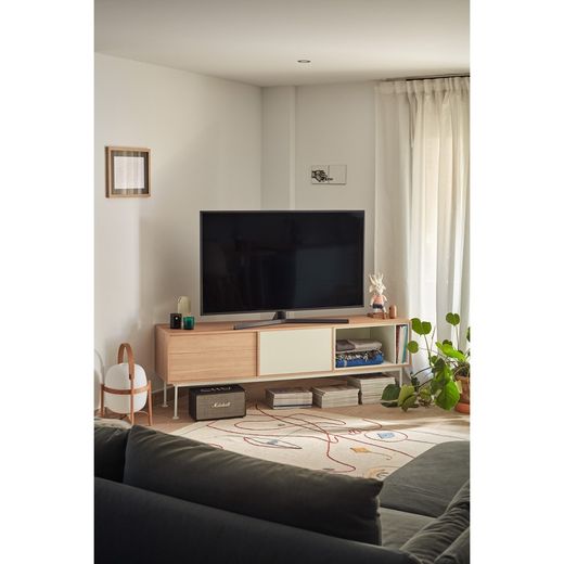 Wooden TV stand in oak and cream, 180 x 40 x 58 cm | Yoko