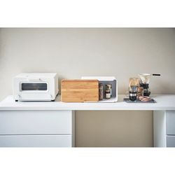 Steel and bamboo bread bin in white and natural, 31.5 x 24.5 x 18.5 cm | Tower