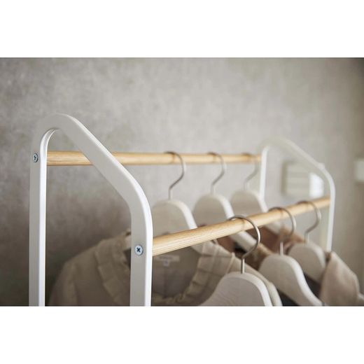 Standgarderobe aus Stahl und Holz in Weiß und Natur, 67 x 35 x 172,5 cm | Turm