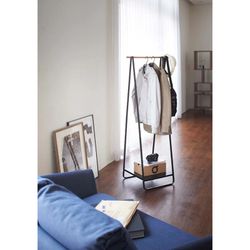 Cabide de pé em aço e madeira preto e natural, 52 x 47 x 140 cm | Torre