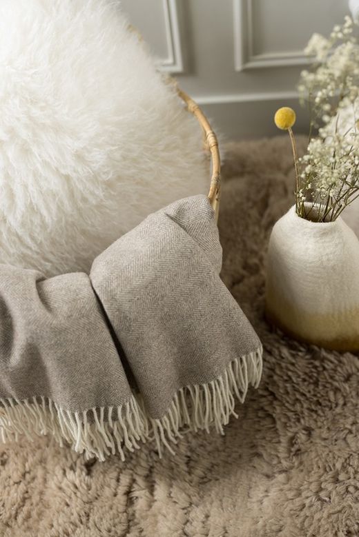 Wool and cashmere plaid in toasted beige, 190 x 130 cm | Carina