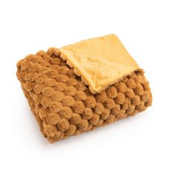 Camel polyester plaid, 76 x 2 x 42 cm | Diana