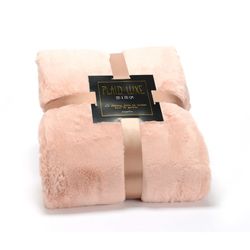 Pink polyester plaid, 170 x 0.01 x 240 cm | luxury