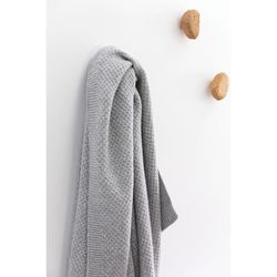 Plaid en tricot de polyester recyclé gris perle, 160 x 130 cm | Danilo