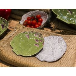 Prato para pão em faiança verde, 17,5 x 14,8 x 2,1 cm | Alcachofra