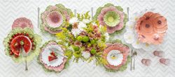 Ceramiczny talerz deserowy Alcea w kolorze koralowym, 22 x 21,6 x 2 cm | Marii Flor