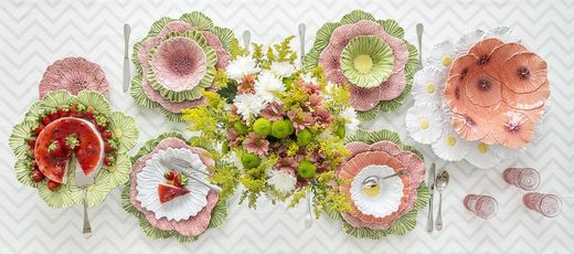Ceramiczny talerz deserowy Alcea w kolorze koralowym, 22 x 21,6 x 2 cm | Marii Flor