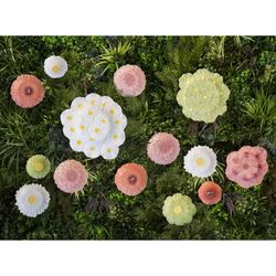 Ceramiczny talerz deserowy Alcea w kolorze koralowym, 22 x 21,6 x 2 cm | Marii Flor