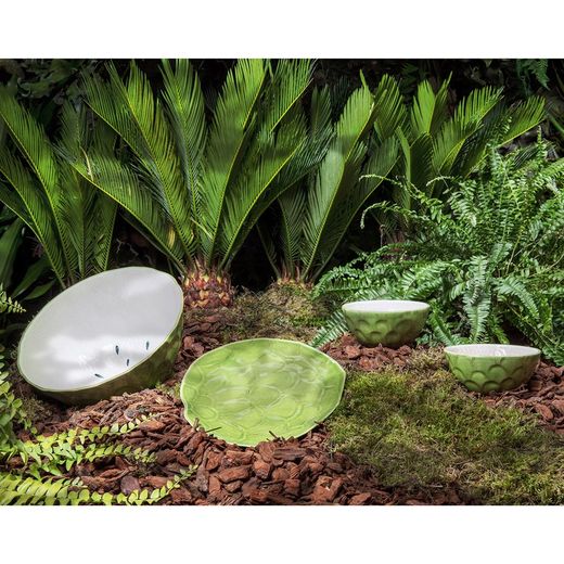 Cherimoya earthenware dessert plate in green, 23 x 21 x 2.7 cm | Tropical Fruits