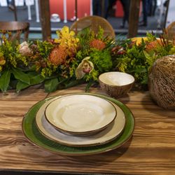 Coco Dessert Plate in White and Brown Earthenware, 21.1 x 21 x 3 cm | Tropical Fruits