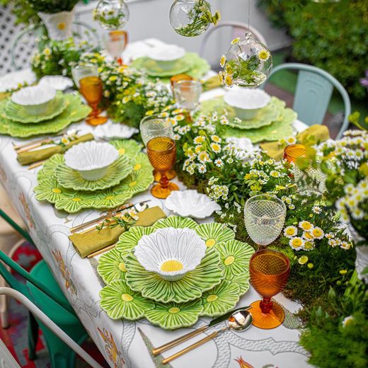 Assiette à dessert Cosmos en faïence verte, 22,5 x 22 x 3 cm | Maria Flor