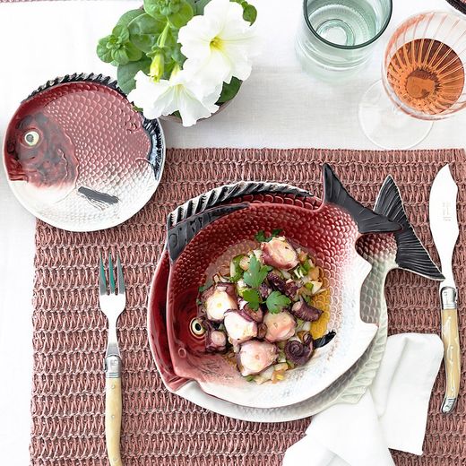 Earthenware dessert plate in maroon and white, Ø 18.5 x 2.5 cm | Fish