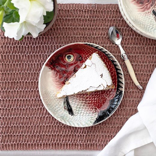 Earthenware dessert plate in maroon and white, Ø 18.5 x 2.5 cm | Fish